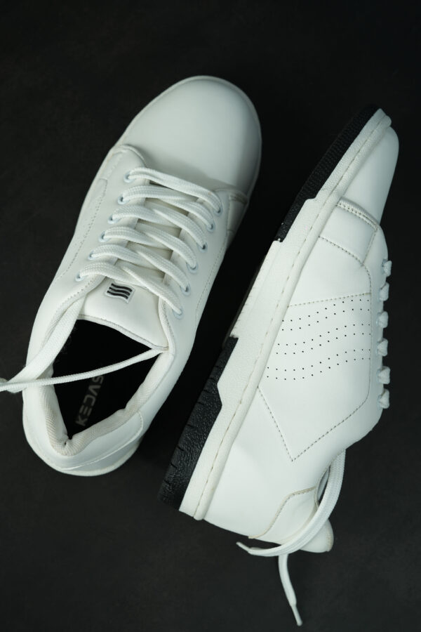 Men’s White Shoes